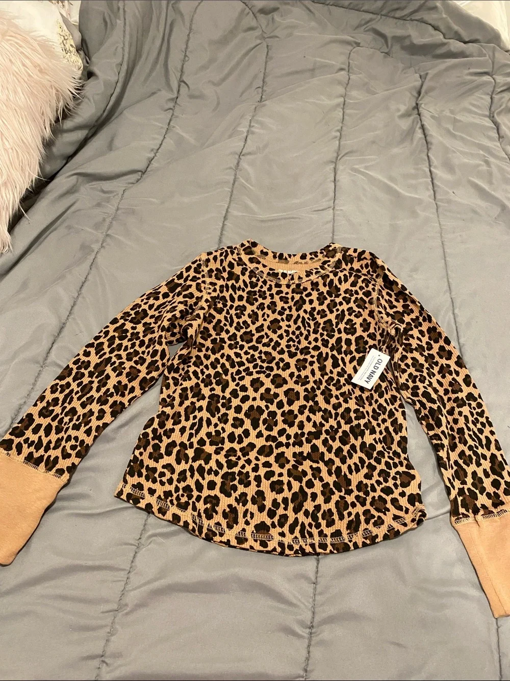 Old Navy Leopard Crewneck Long Sleeve Top in Tan and Black